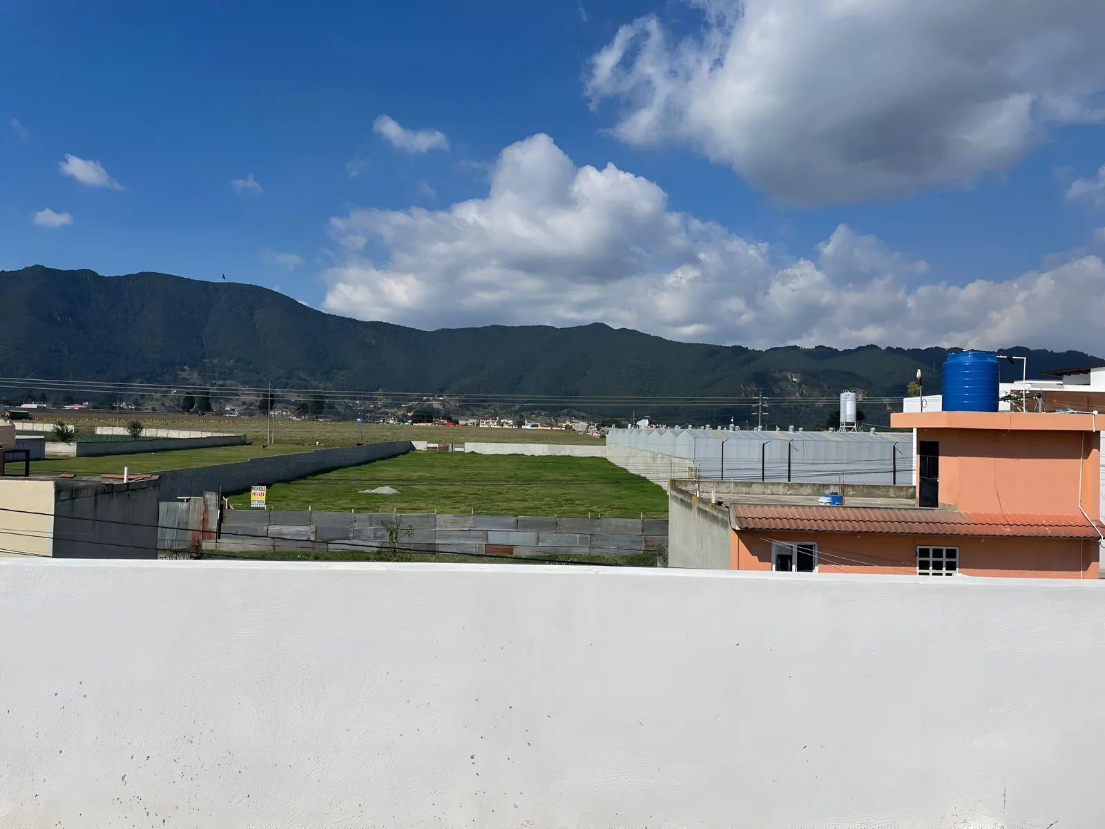 Vista a las montañas desde Condominio La Cañada 2